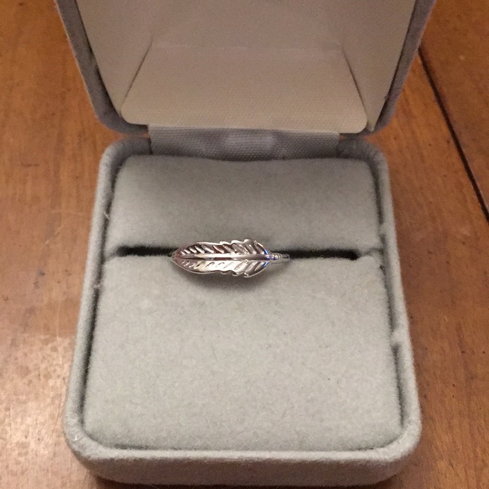 STERLING SILVER FEATHER RING